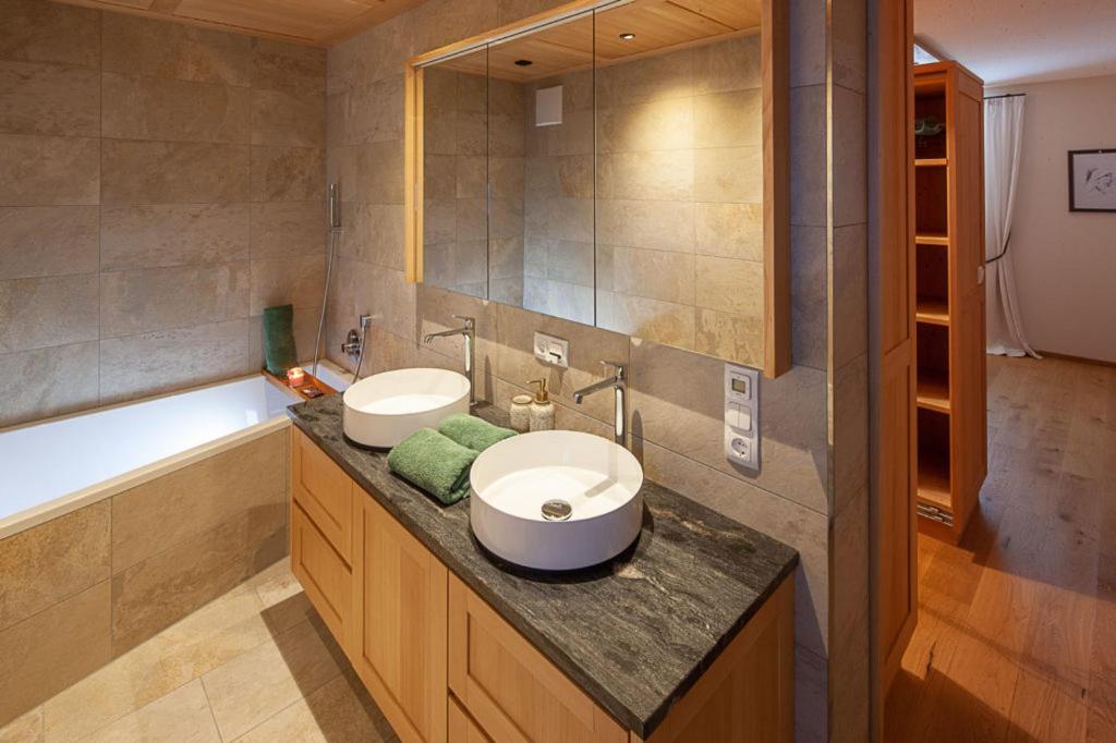 Ferienwohnung Smart Living Damuels Luaran gambar